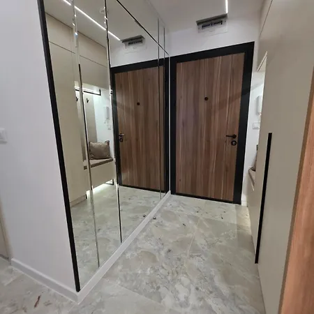 Apartman Megan In Chantrer With Garage